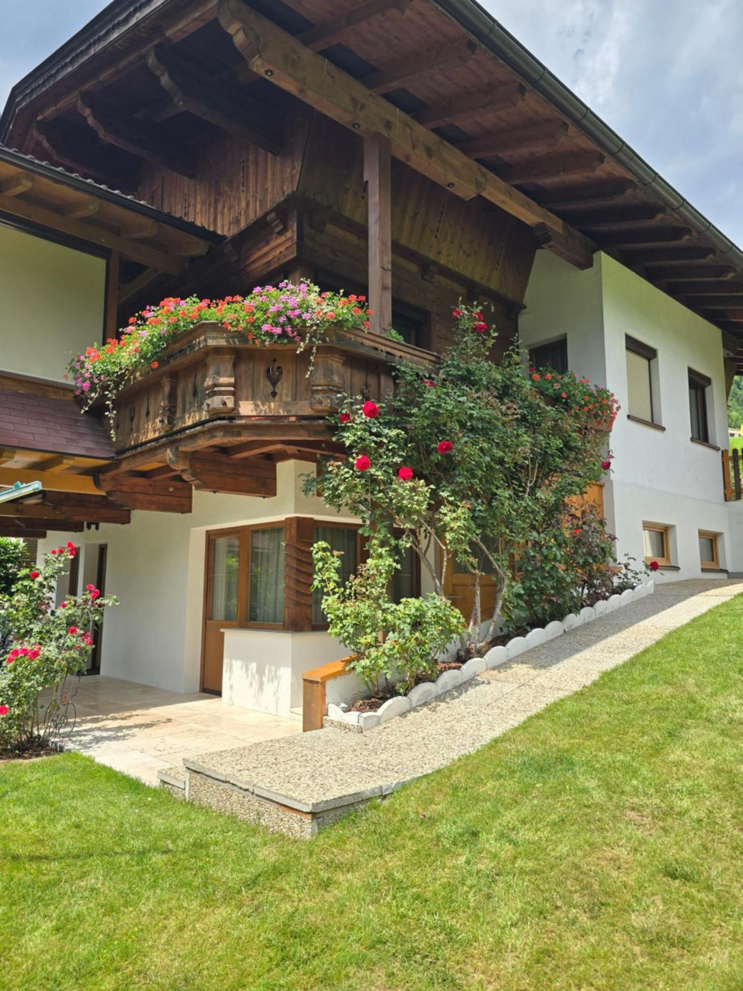 Landhaus Knoflach Neustift im Stubaital Eksteriør billede